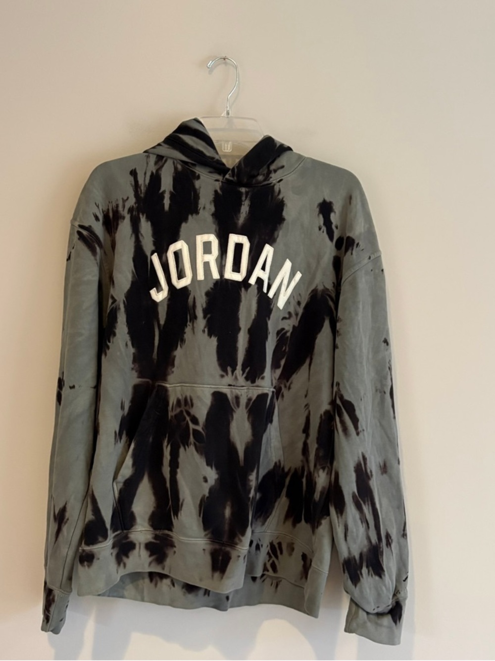 Jordan Tie-Dye Pullover Hoodie in Black & Gray Size L